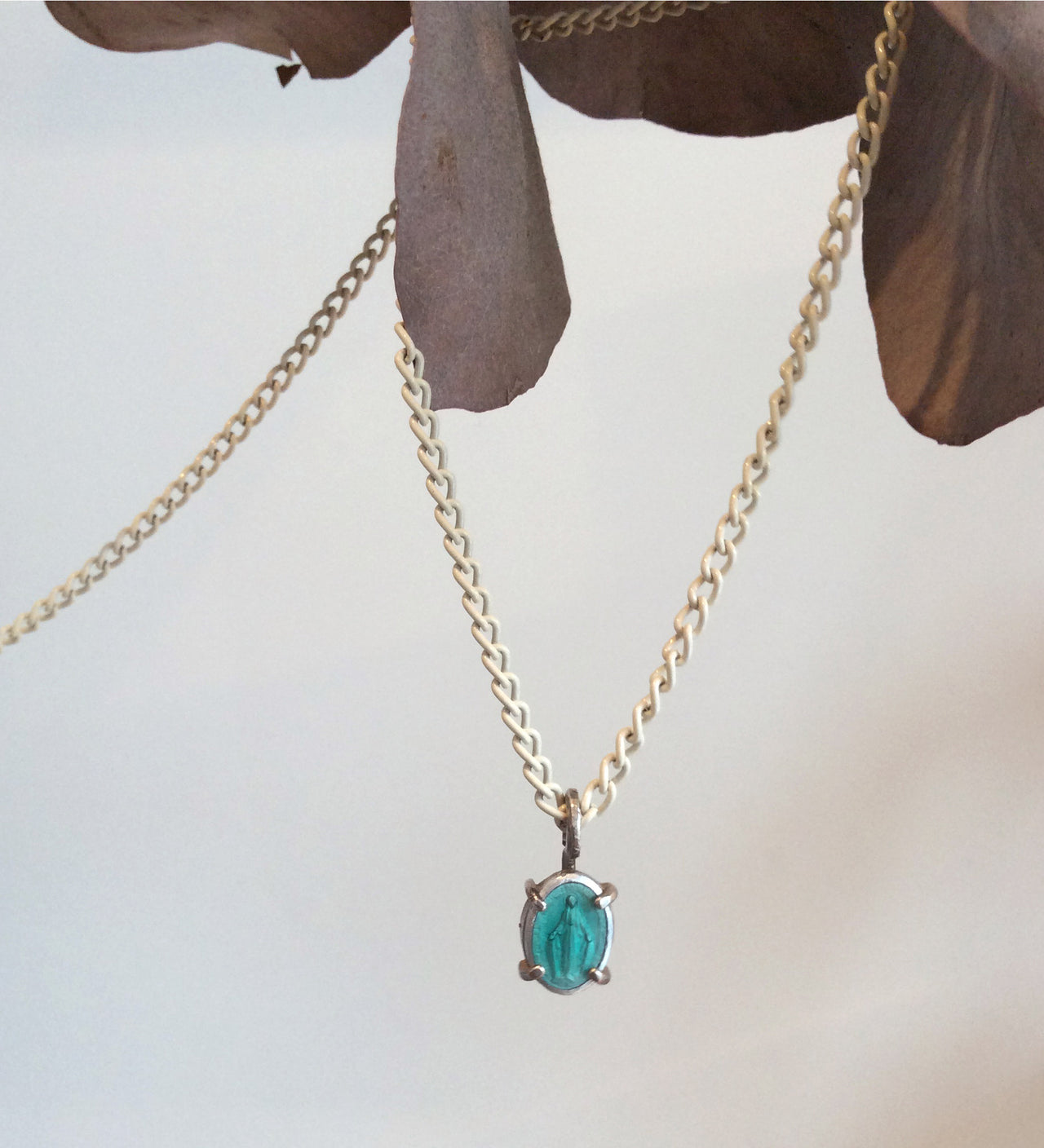 ORNAMENT & CRIME 'MARIA' CHARM NECKLACE W/ WHITE CHAIN