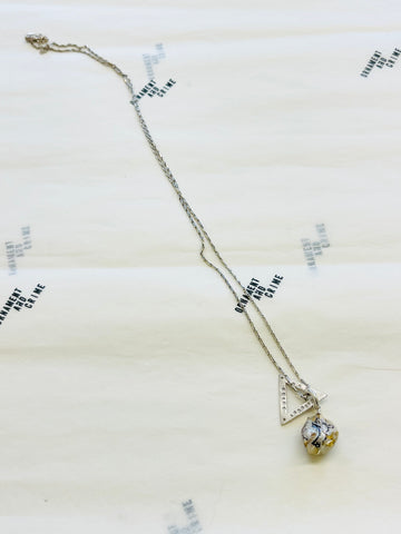 ORNAMENT & CRIME triangle pearl necklace