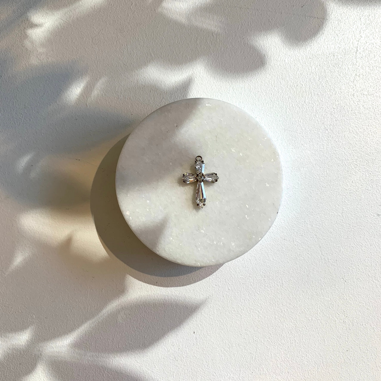 Vintage Cross Charm L01