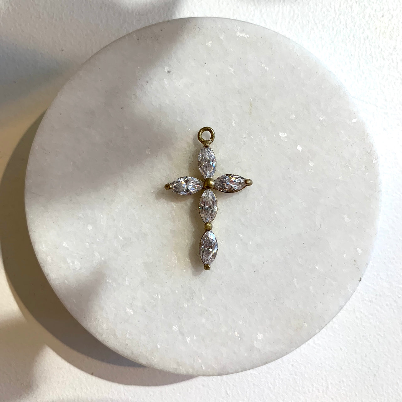 VINTAGE CROSS CHARM L02