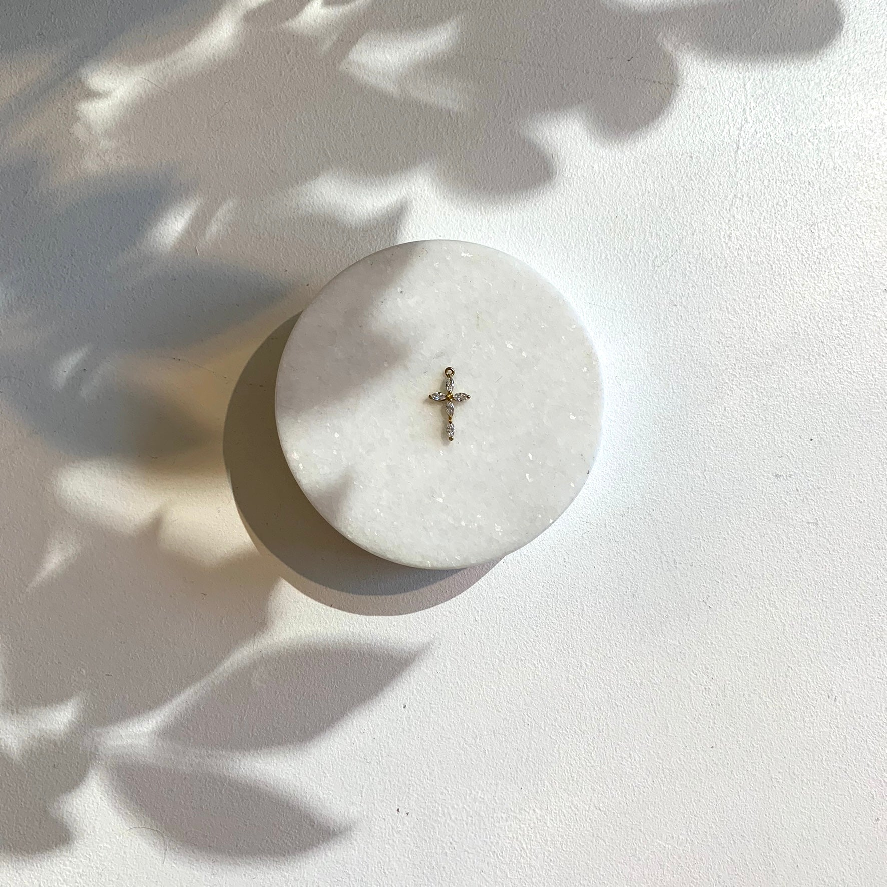 VINTAGE CROSS CHARM S04