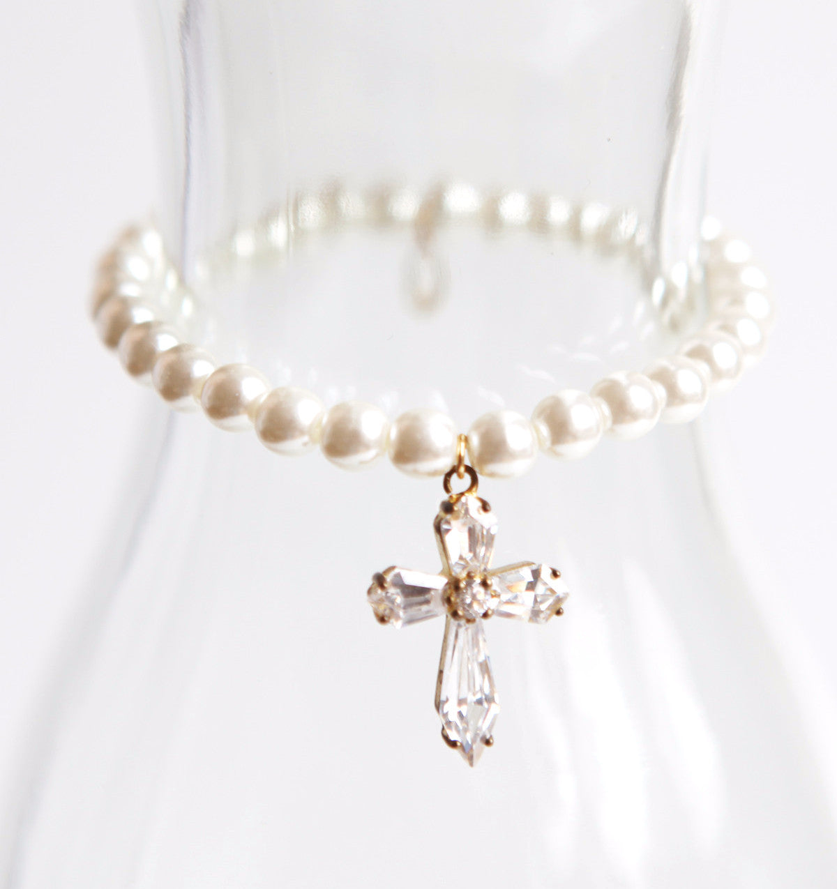 ORNAMENT & CRIME PEARL AND CROSS BRACELET