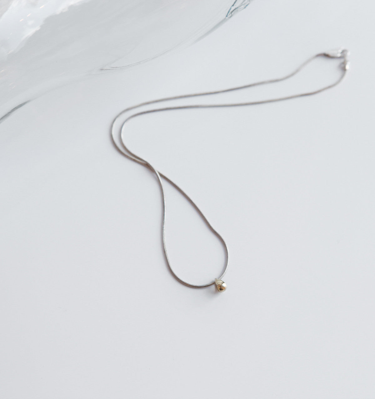 ORNAMENT & CRIME THICK CHAIN GOLDEN DROP NECKLACE