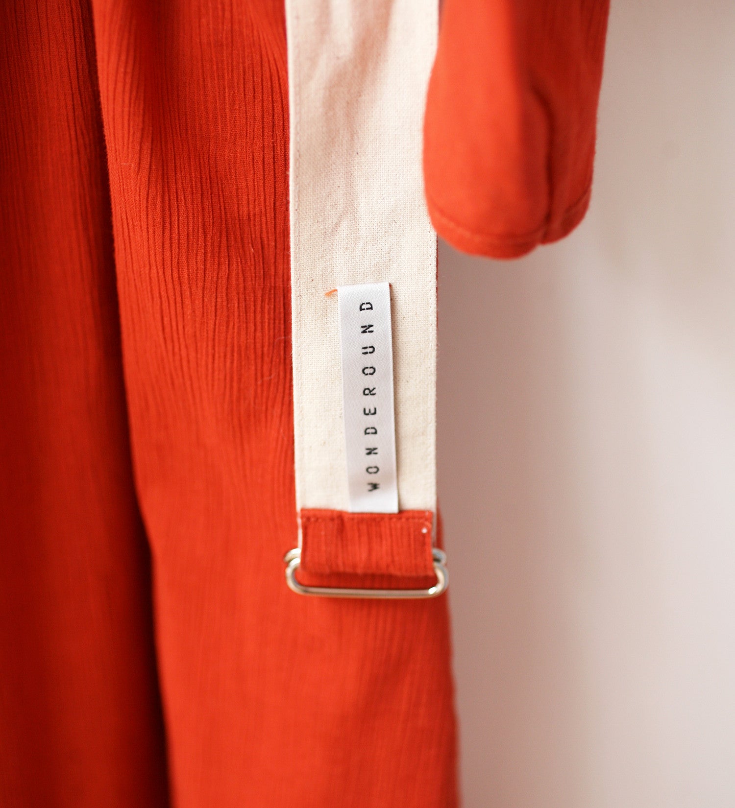 WDR HEART NECK DRESS W/ BELT