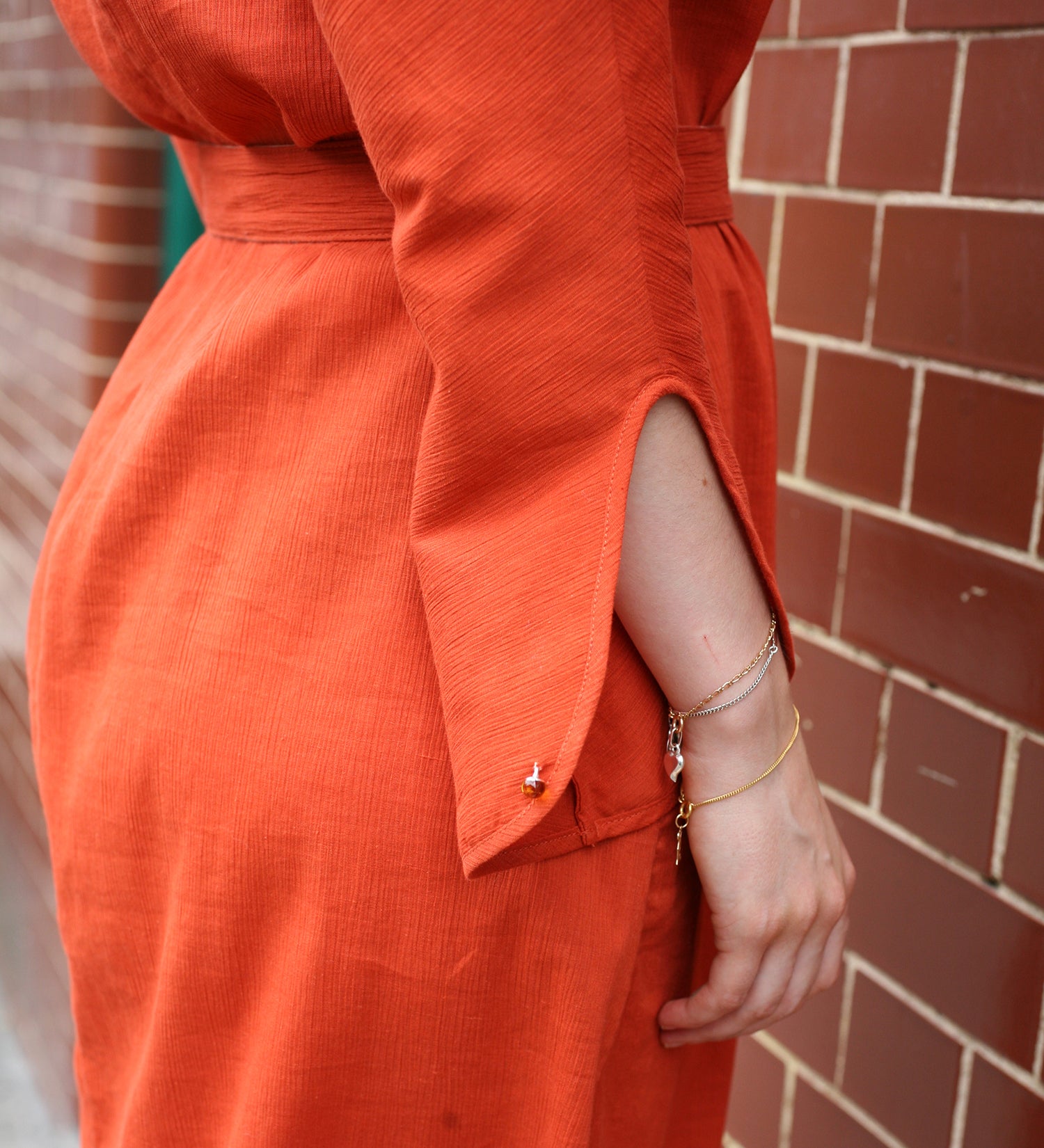 WDR HEART NECK DRESS W/ BELT