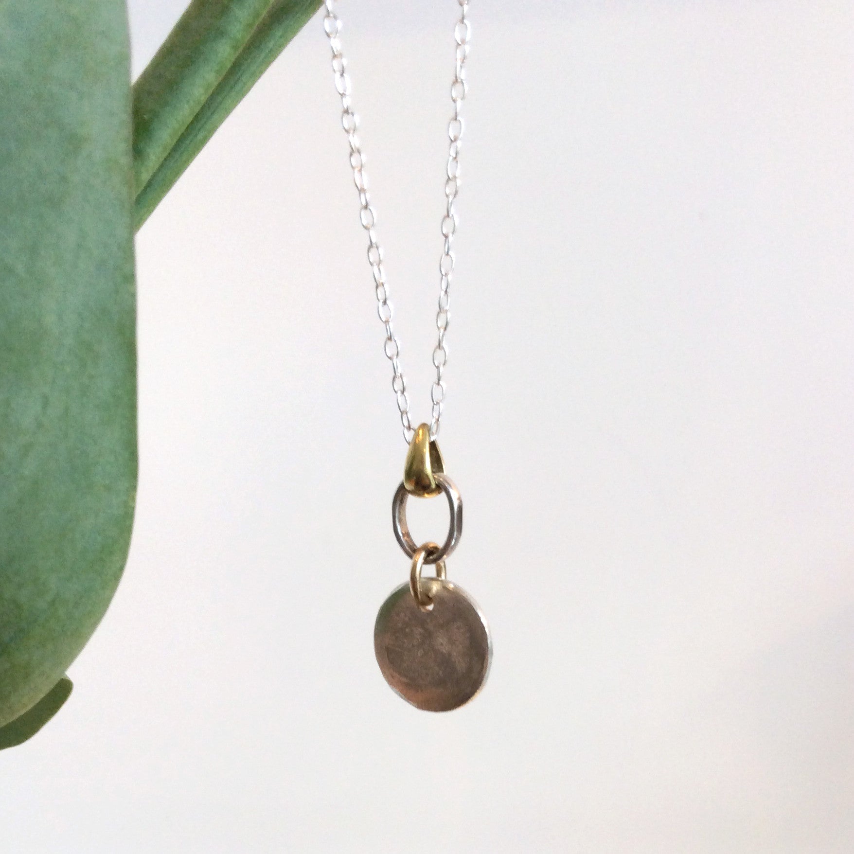 ORNAMENT & CRIME DOUBLE ROUND CHARM NECKLACE