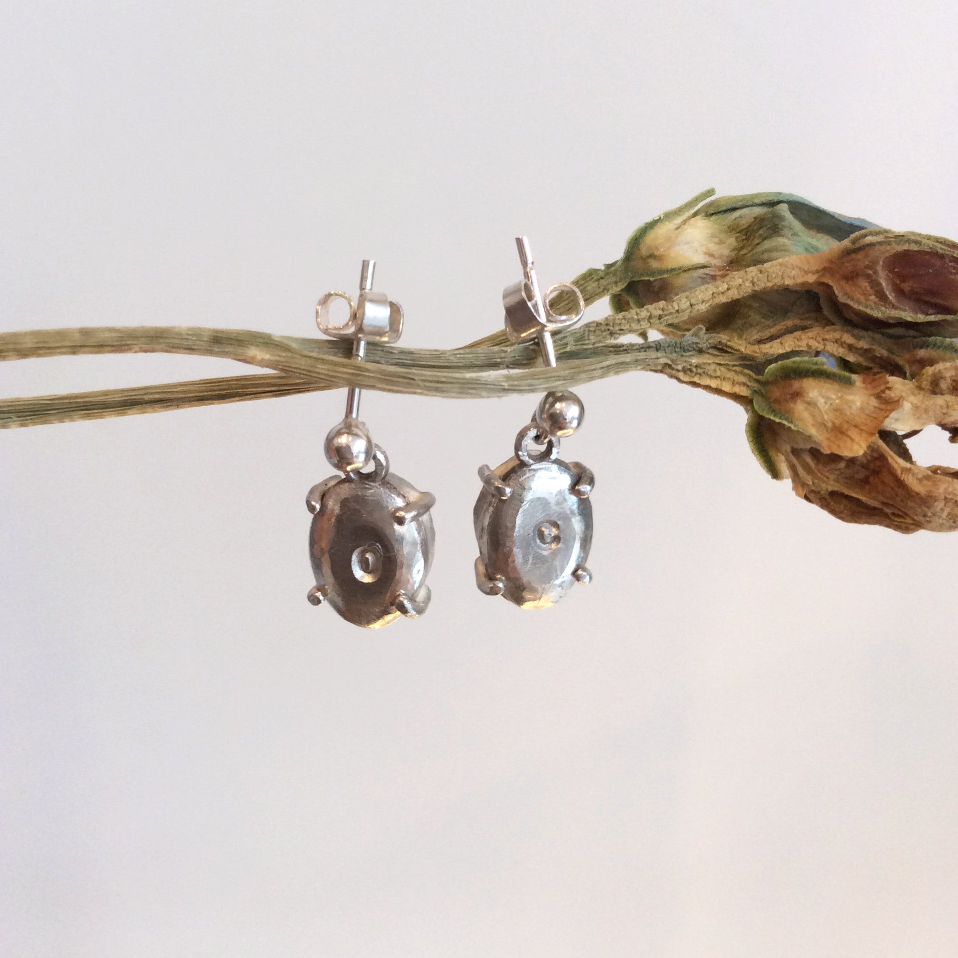 ORNAMENT & CRIME OVAL CHARM EARRINGS
