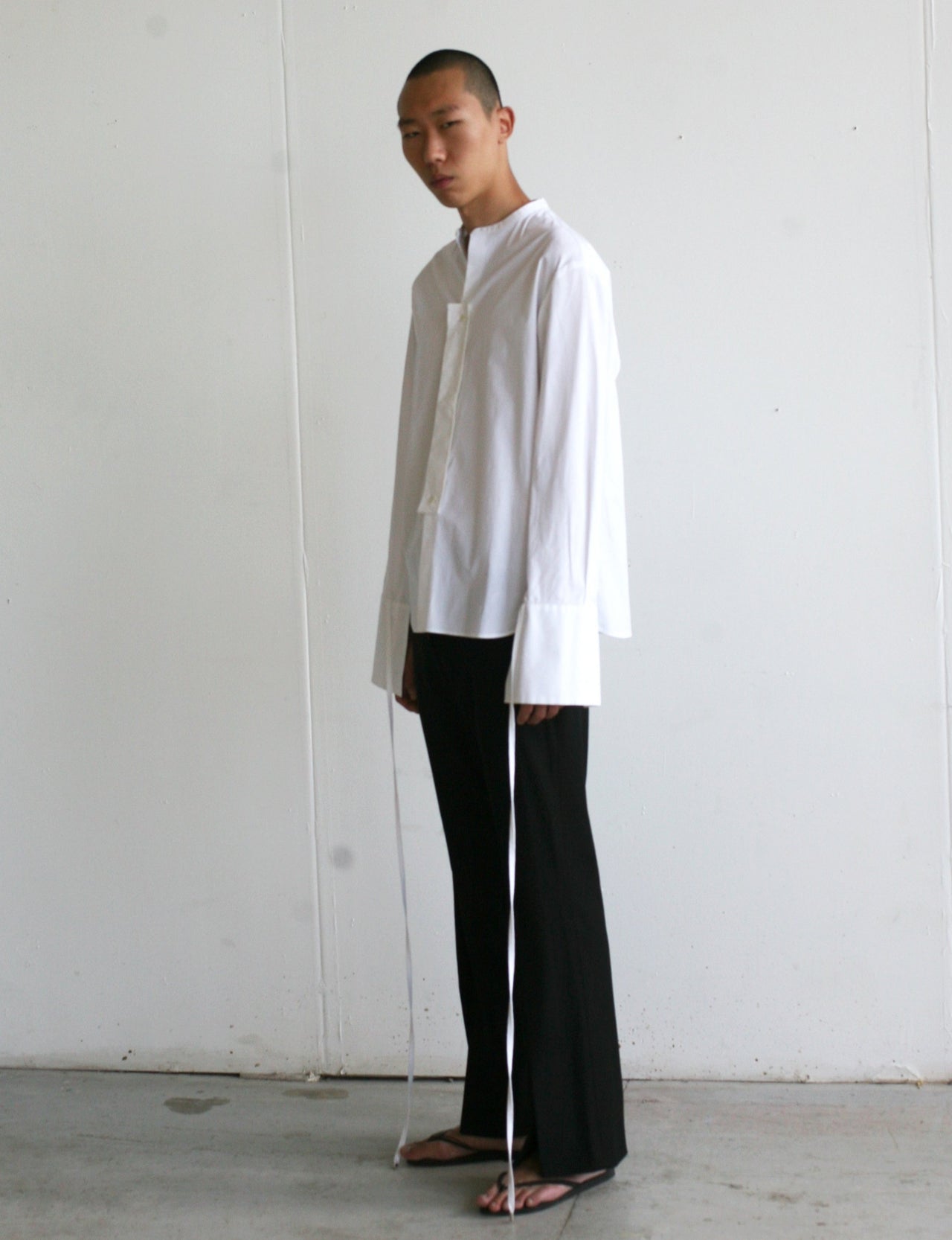 LOOK 4(STRAIGHT SHIRT W/ HALFWAY SLIT TROUSERS)